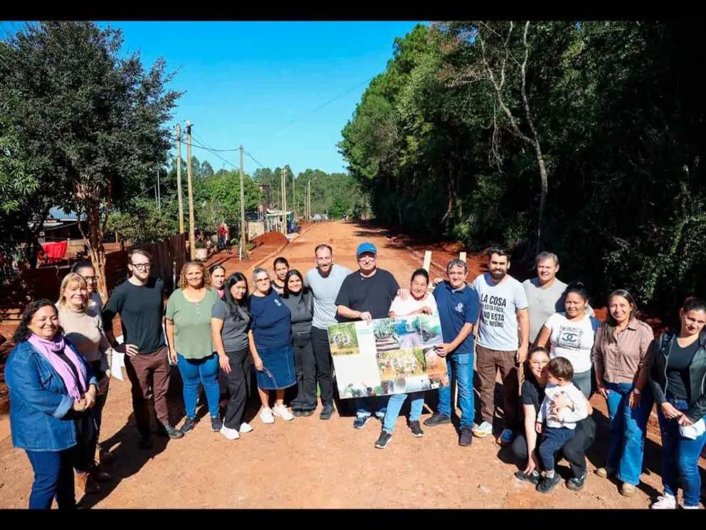 El Gobernador junto a los vecinos destacó el trabajo codo a codo 