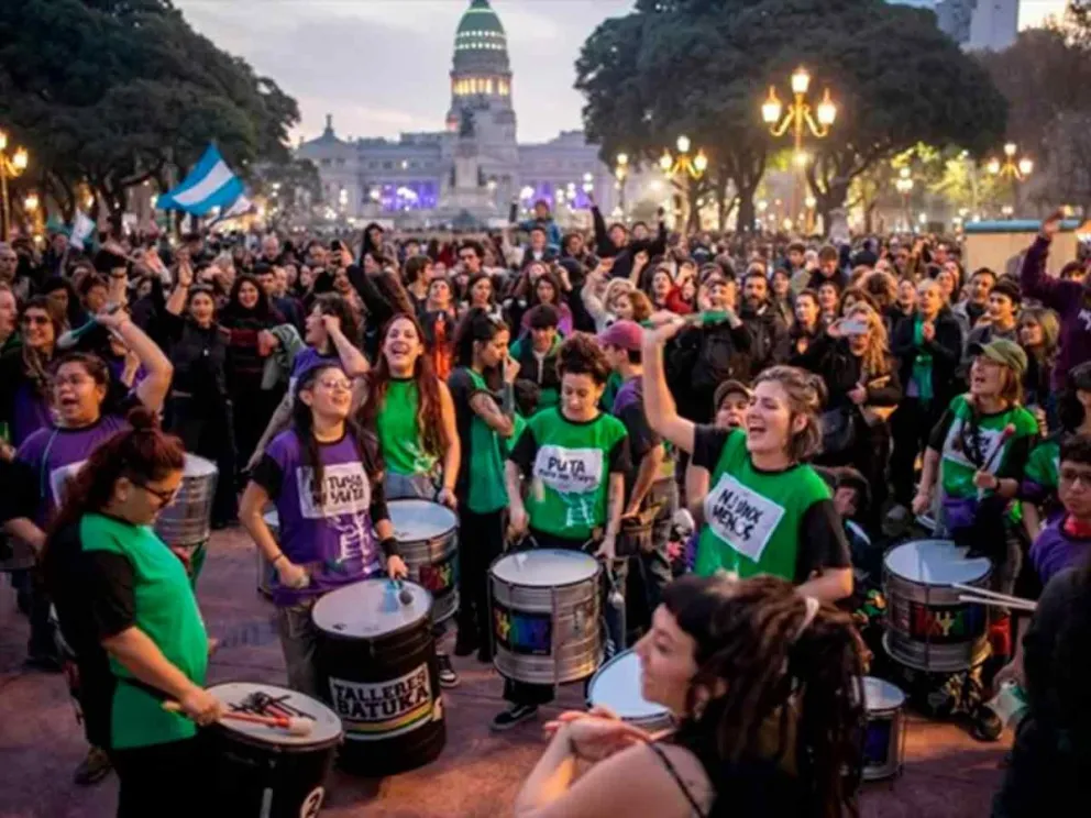 El clamor masivo: “Vivas, libres y desendeudadas...”