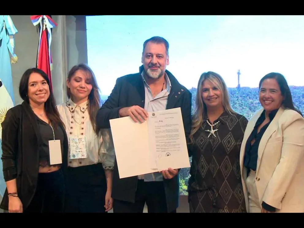 Héctor González entregó la Declaración de Interés