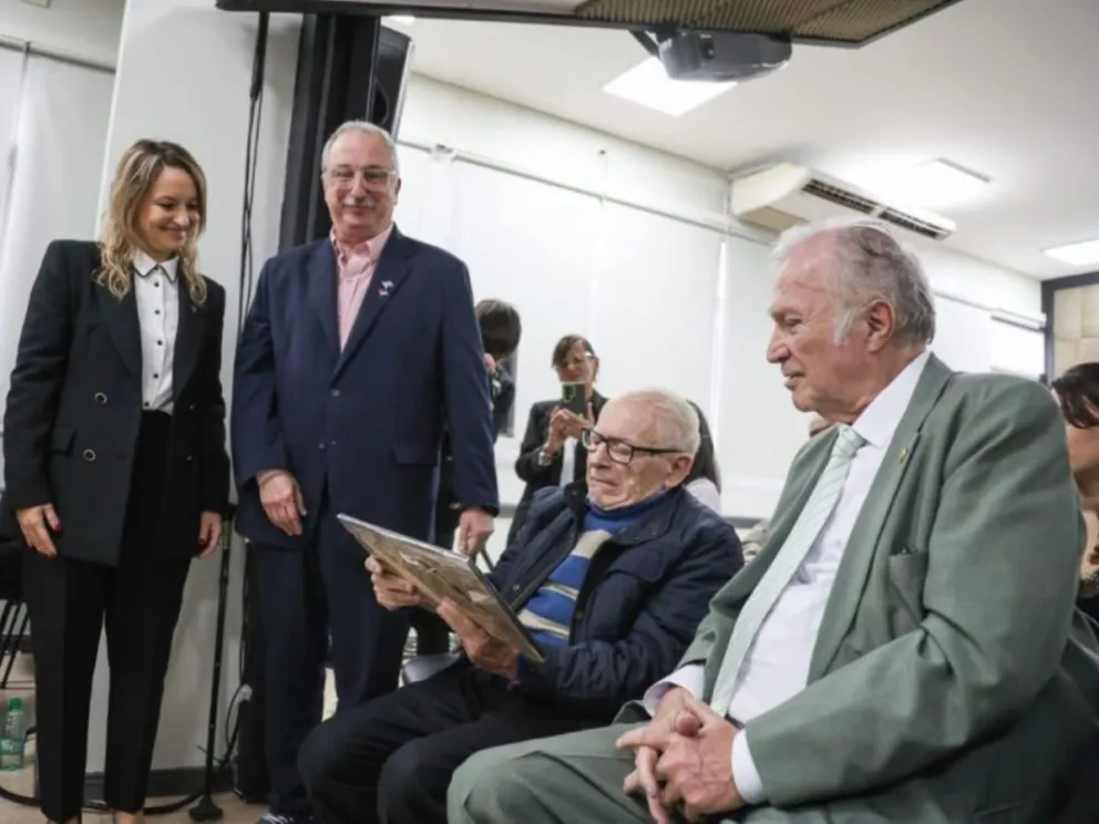 El Gobernador homenajeó a Božidar Darko Sustersic