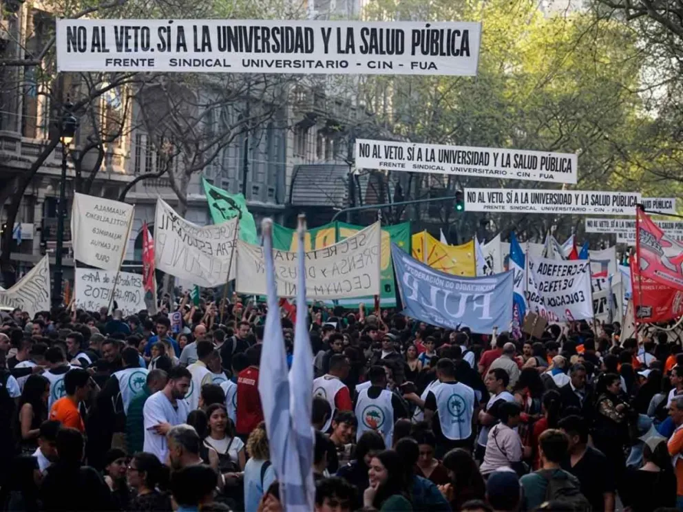 Acuerdo y recomposición salarial escalonada