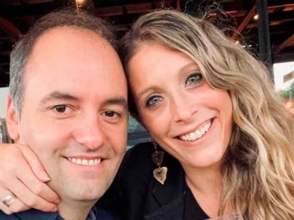 Manuel Adorni y Bettina Angeletti