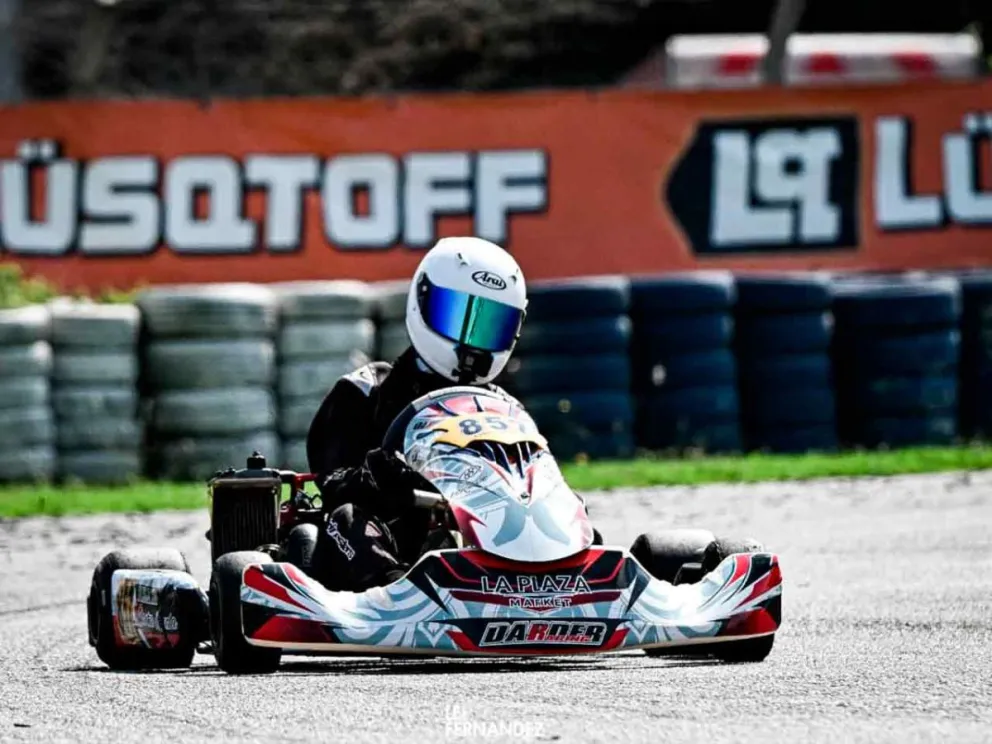 Karting con chasis Kosmic y motor de competición de 125 cc