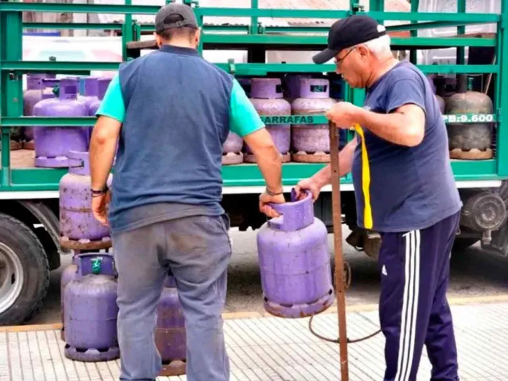 Ofrece garrafas de 10 kg a $20.000