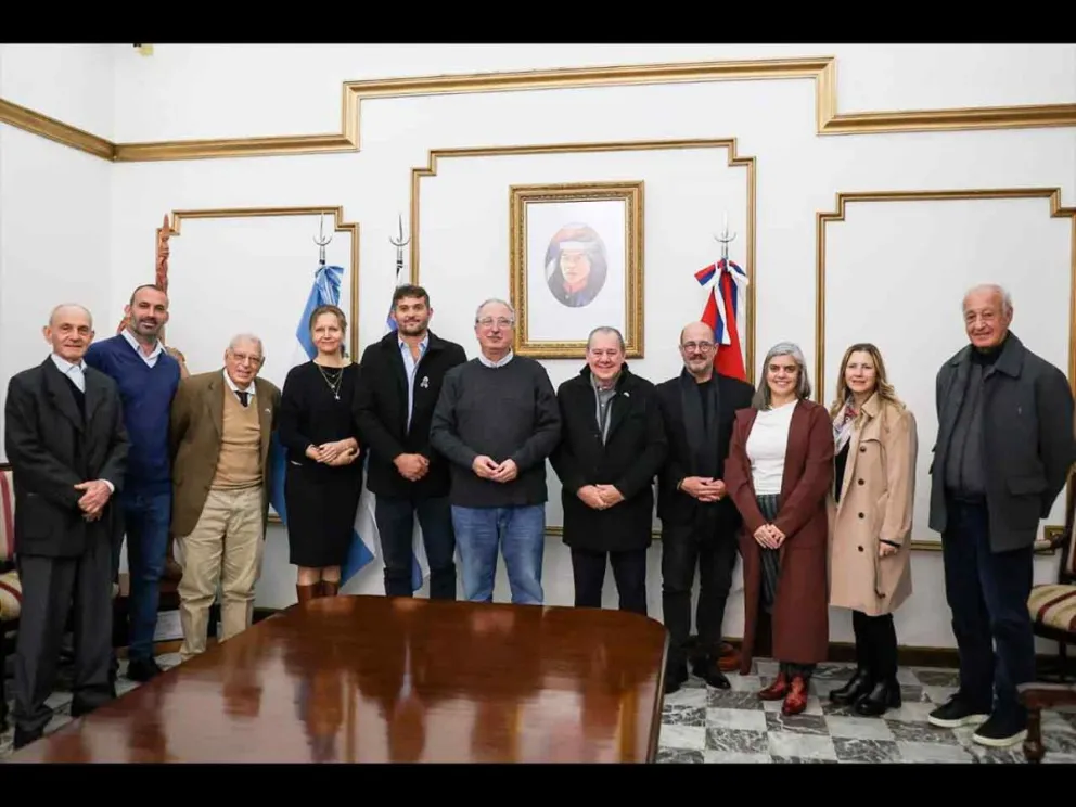 El Gobernador junto a la comitiva israelí - argentina