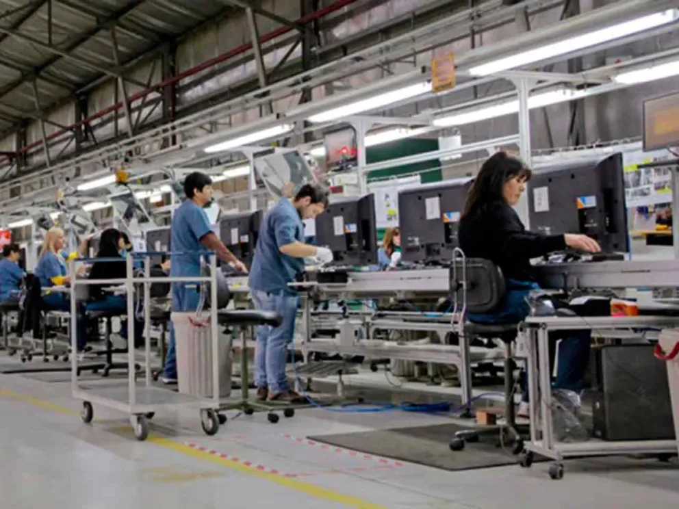 Informe del IIEP a cargo de UBA - CONICET