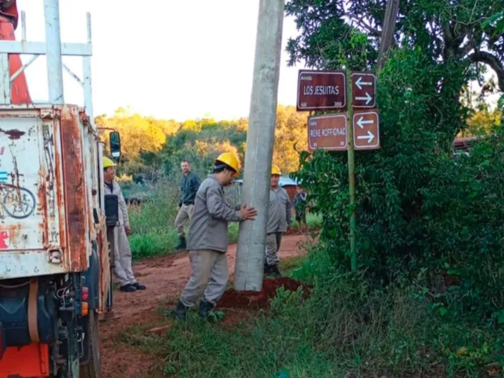 Instalación de postes de hormigón armado