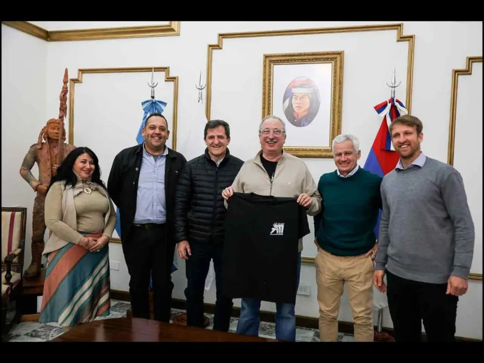 Hugo Passalacqua junto a representantes de las fundaciones