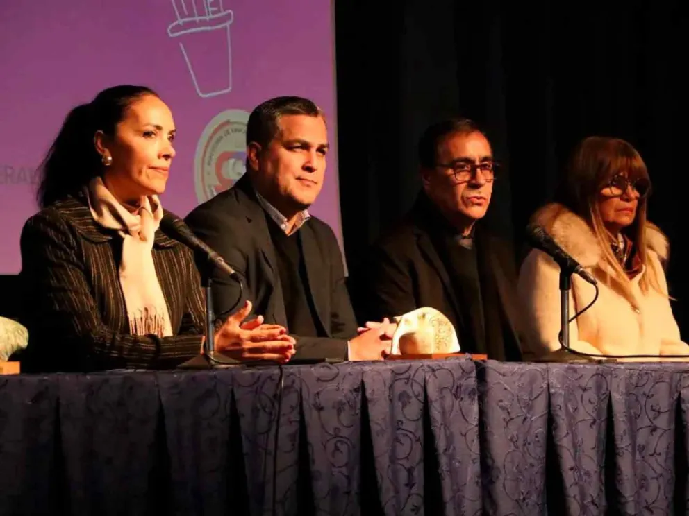 Daniela López y Roberto Padilla encabezaron la apertura