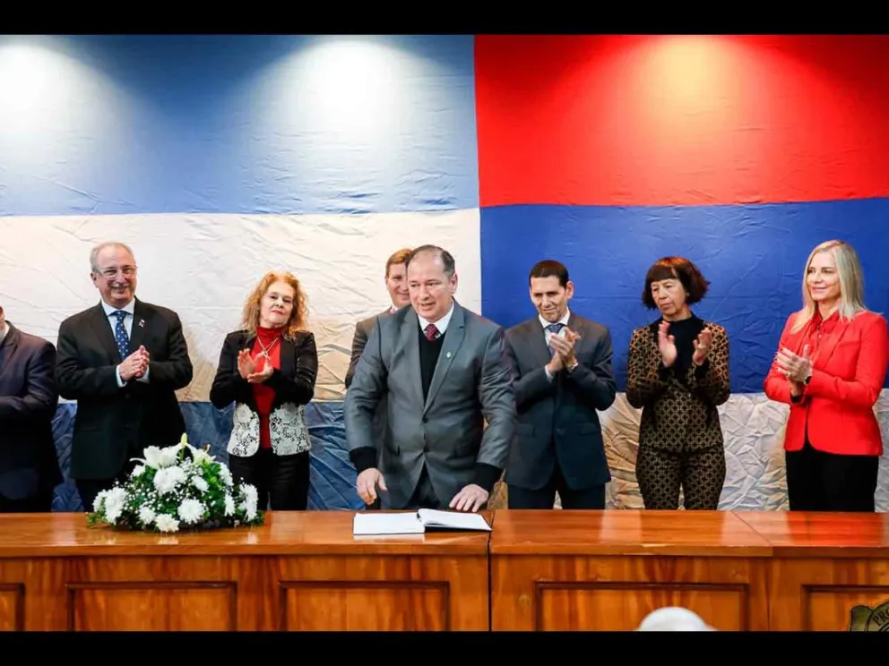 Andrés Poujade al momento del juramento 