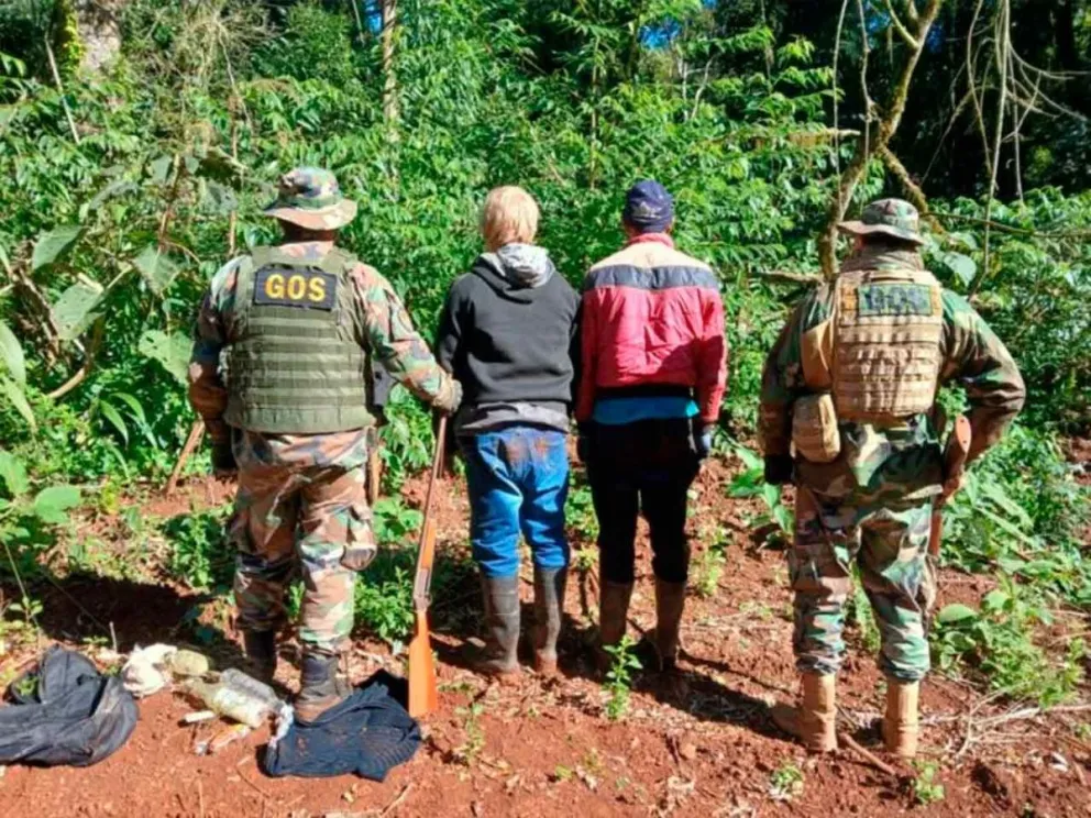 Personas demoradas por caza con armas de fuego