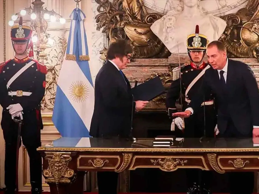 Diego Santilli al momento de la jura