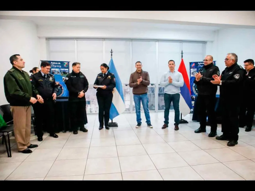  Autoridades provinciales y visitantes, en el CIO 911