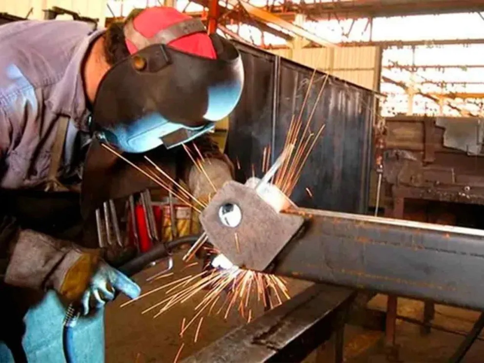 Avanzará la caída de la actividad manufacturera