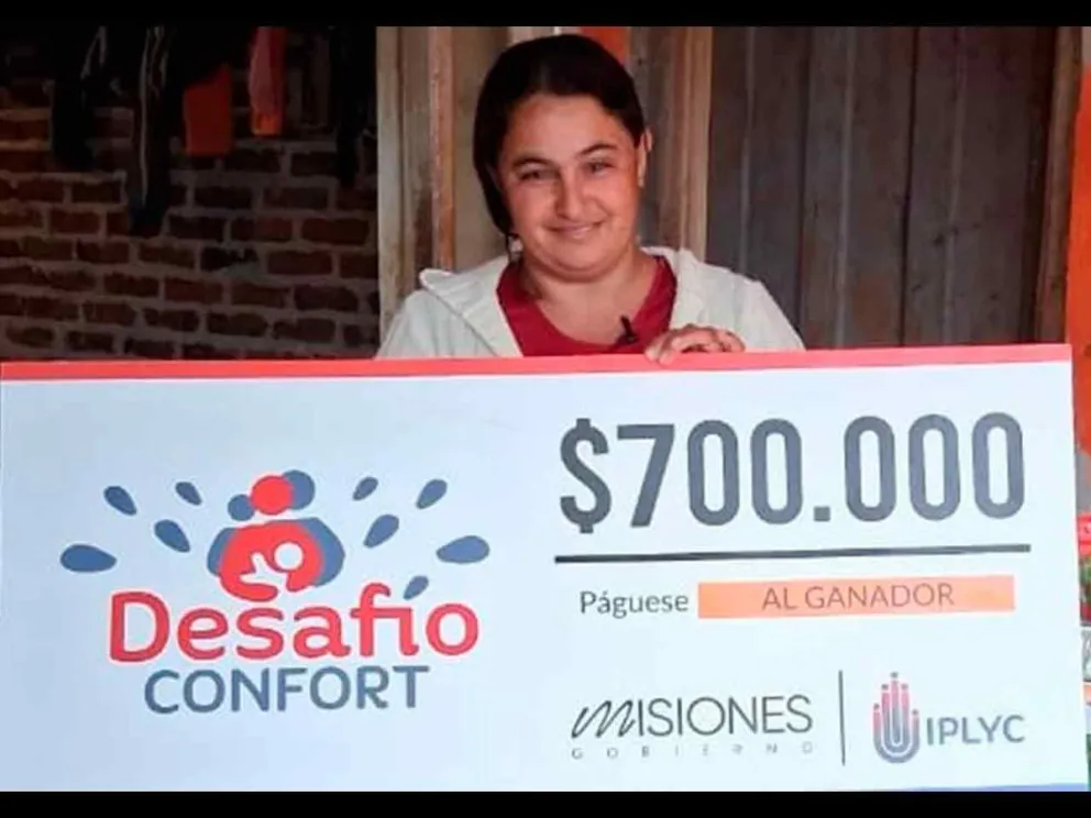 Patricia Ester Puchalski con su premio