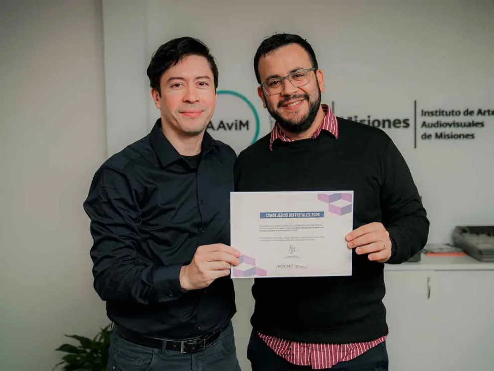 Sergio Acosta, presidente de IAAviM,  y un consejero distitral