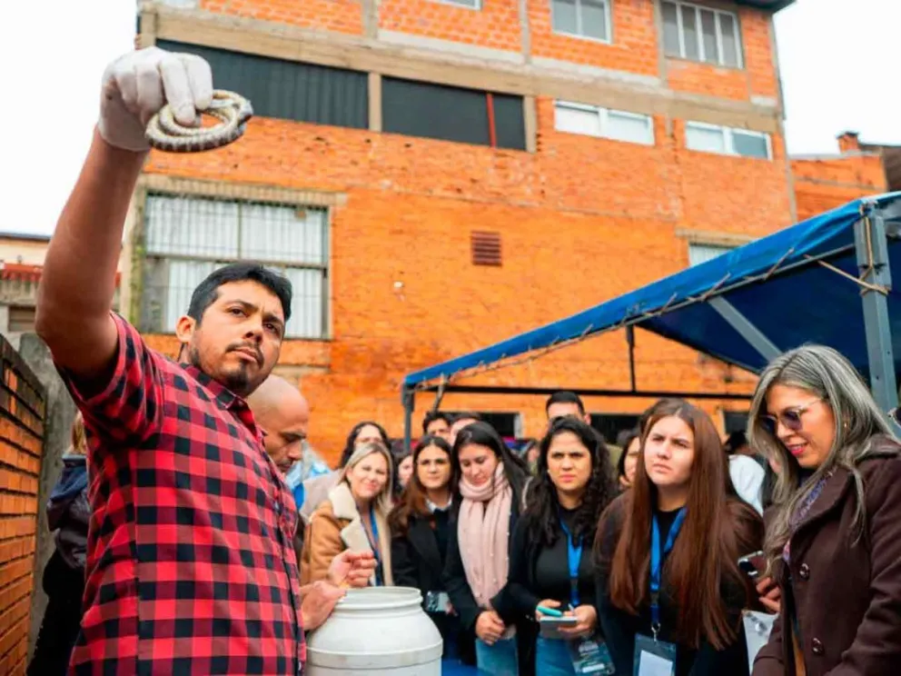 Con el objetivo de fortalecer la capacitación