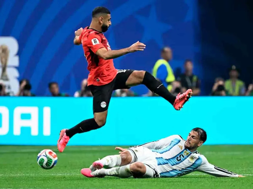 Increíble corte de Leandro Paredes