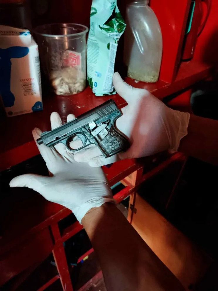 Secuestraron un arma de fuego y cocaína 