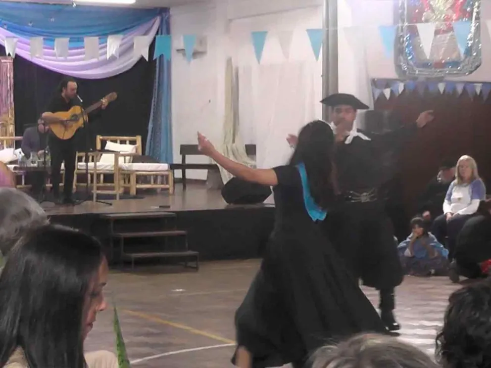 Fortaleció los valores patrios y vínculos escolares 