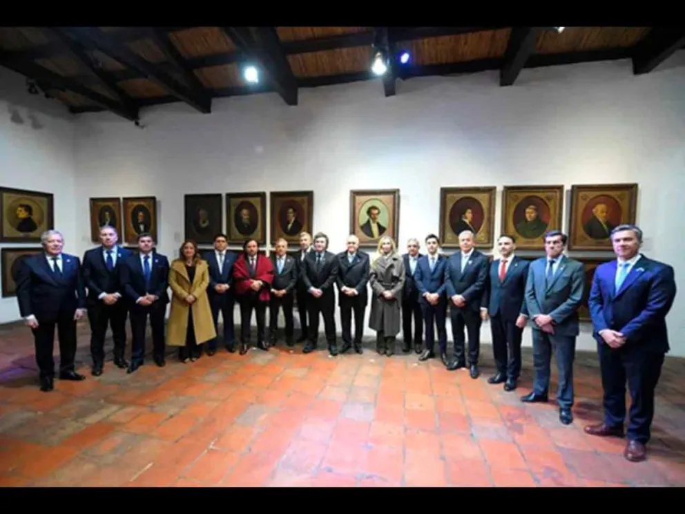 Milei se reunió en Tucumán con 13 gobernadores
