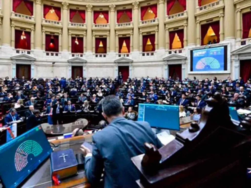Cosechó las primeras críticas opositoras