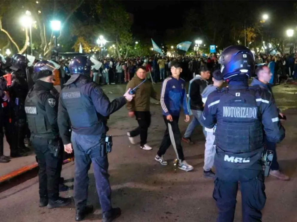 Miles de hinchas se reunieron en el Obelisco
