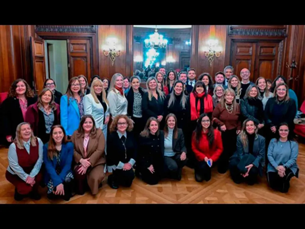 La ministra del STJM, Cristina Leiva, junto a otras magistradas 