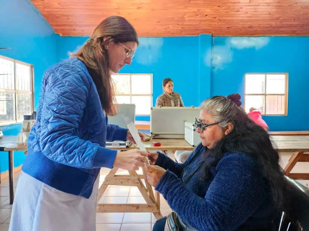 Control de la visión y entrega de lentes sin costo