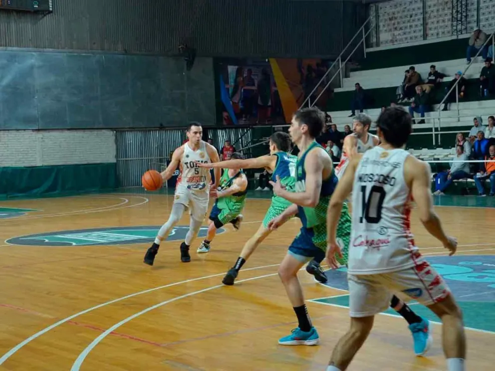 Un triunfo heroico 67-66