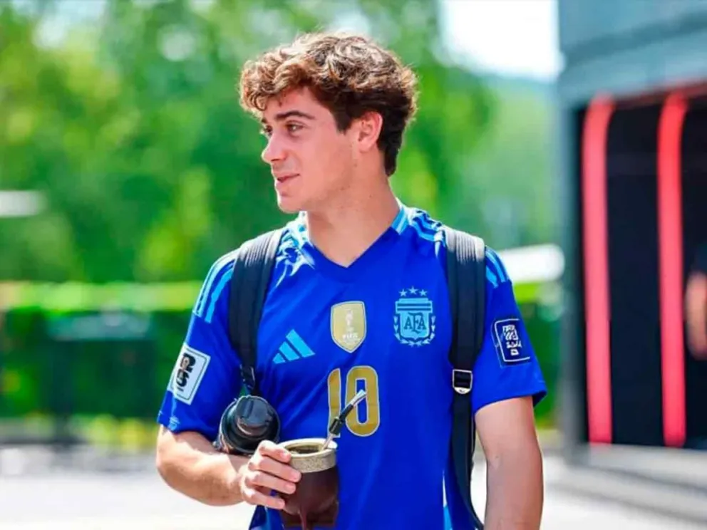 Colapinto con la camiseta número 10