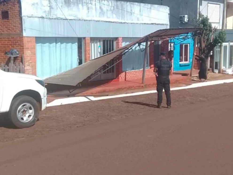Destrucción de la estructura metálica