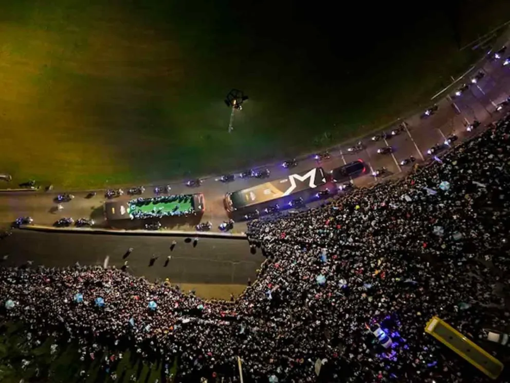 Fueron recibidos por gran cantidad de hinchas