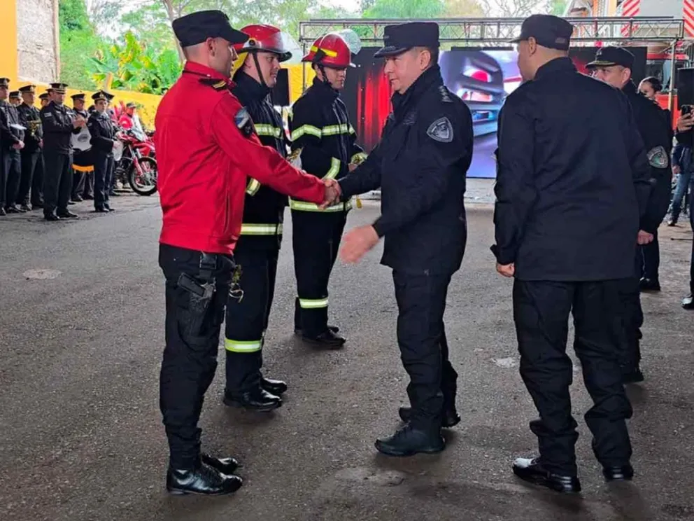 Emotivo acto en la Dirección de Bomberos, en Posadas