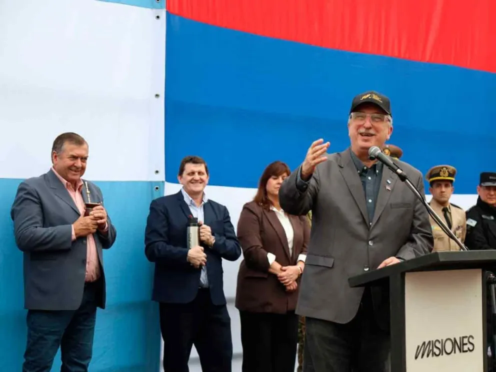 El Gobernador Hugo Passalacqua encabezó el acto