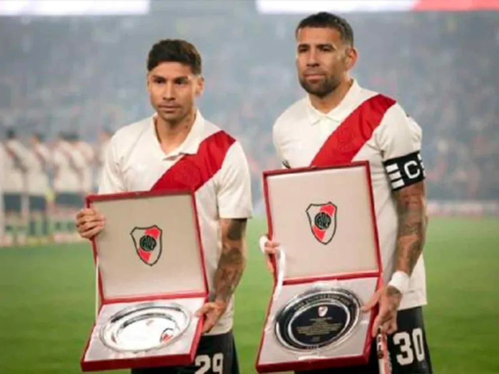 Gonzalo Montiel y Nicolás Otamendi