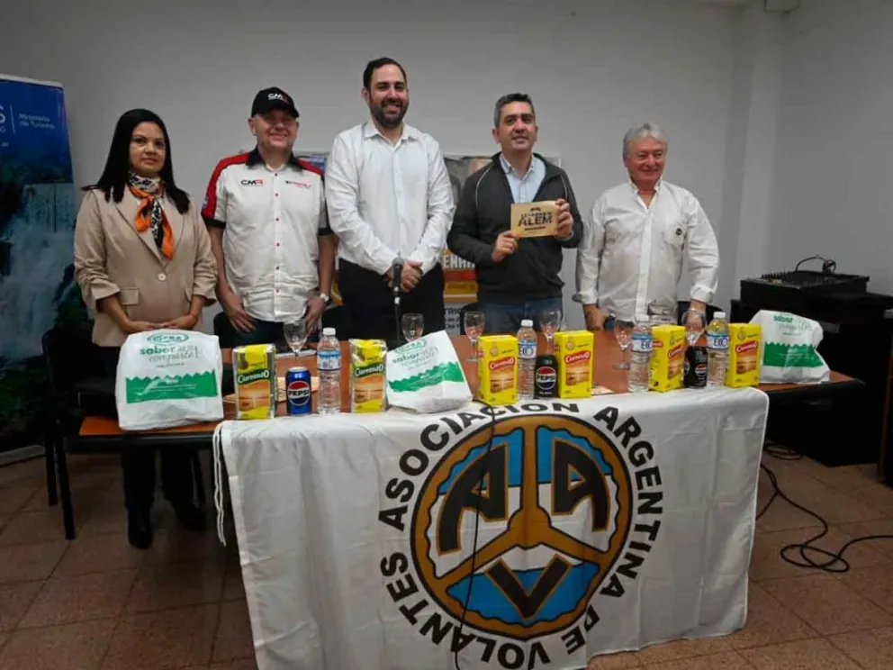 Momento de la presentación en el Ministerio de Turismo