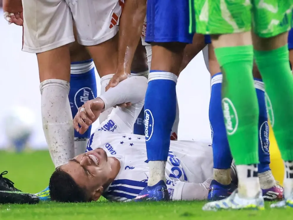Gabriel Pec fue operado de su fractura de tibia y tendrá una recuperación de cuatro meses. 