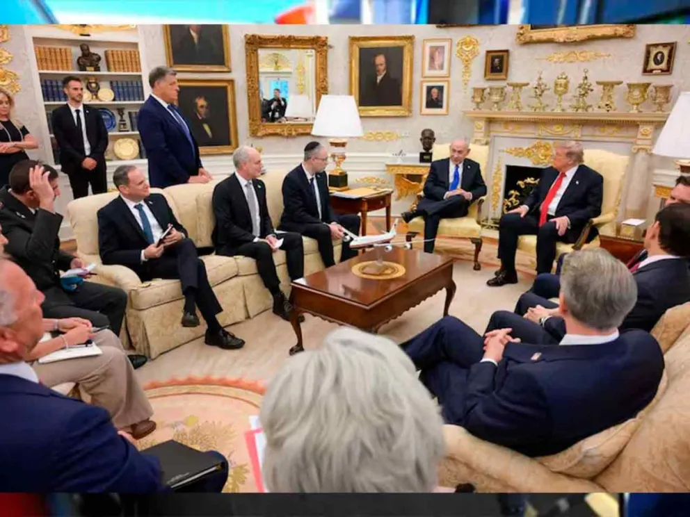 Netanyahu y su comitiva junto al presidente Trump