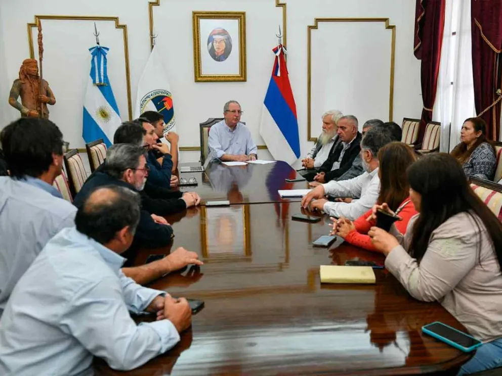 El Gobernador junto a representantes yerbateros
