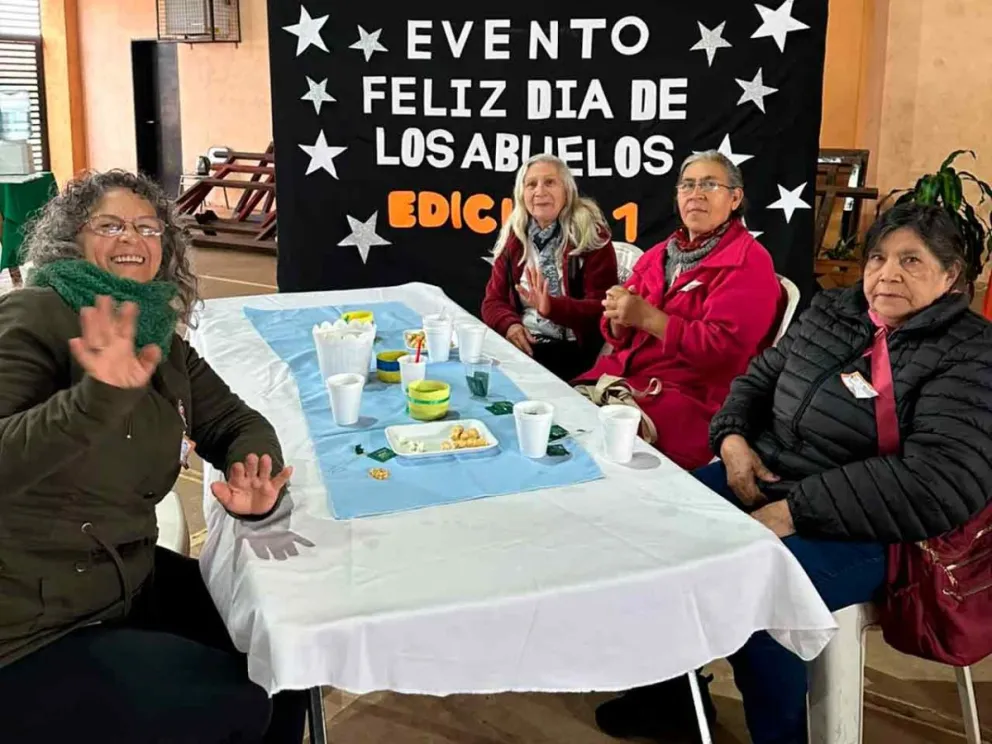 Emotivo festejo del Día de los Abuelos
