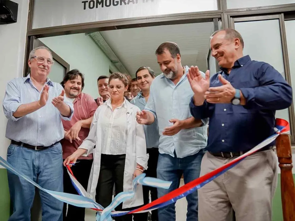 Momento del corte de cintas