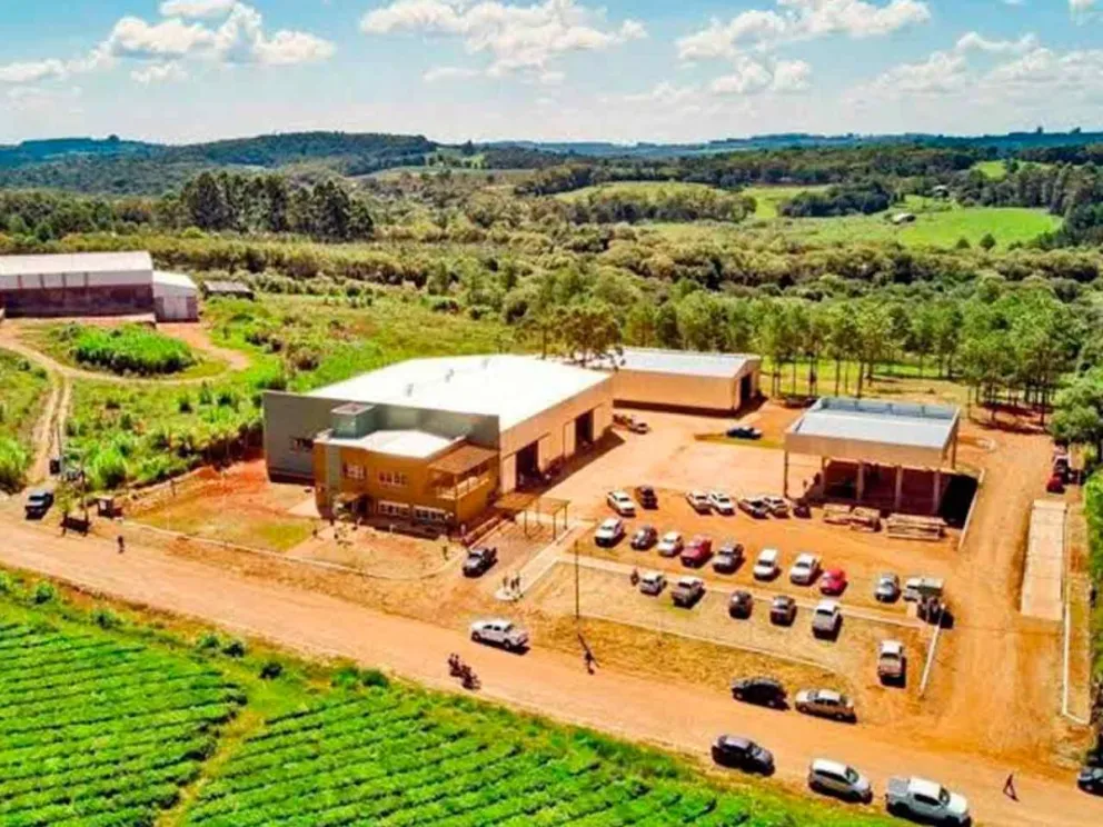 Ubicado en la localidad de Salto Encantado