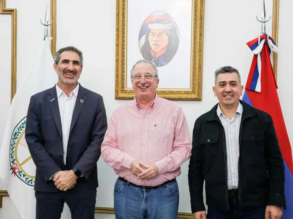 Pérez Corral junto a Passalacqua y Arrúa