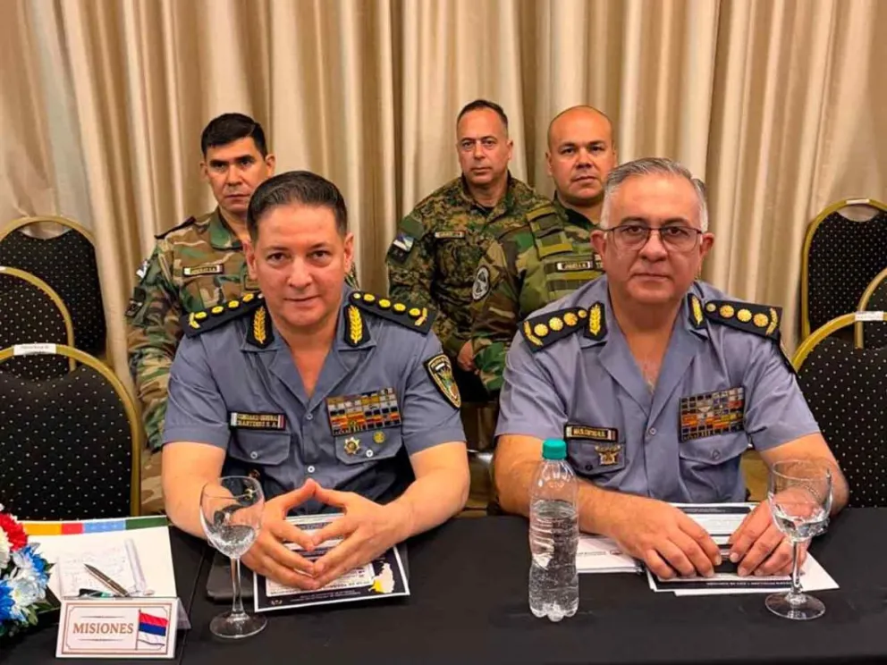 Com. Gral. Sandro Martínez y Com. Gral. Raúl Malowski
