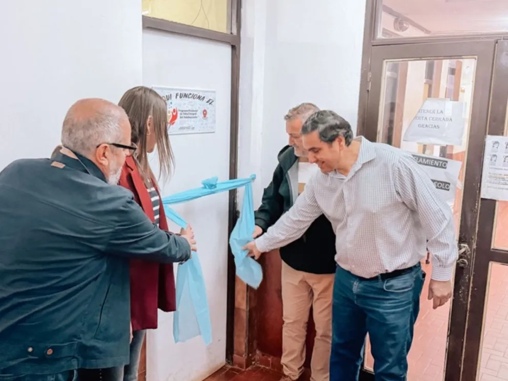 Momento del corte de cinta