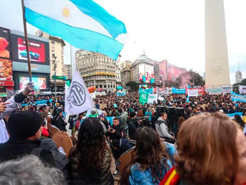 Investigadores, becarios y trabajadores del CONICET