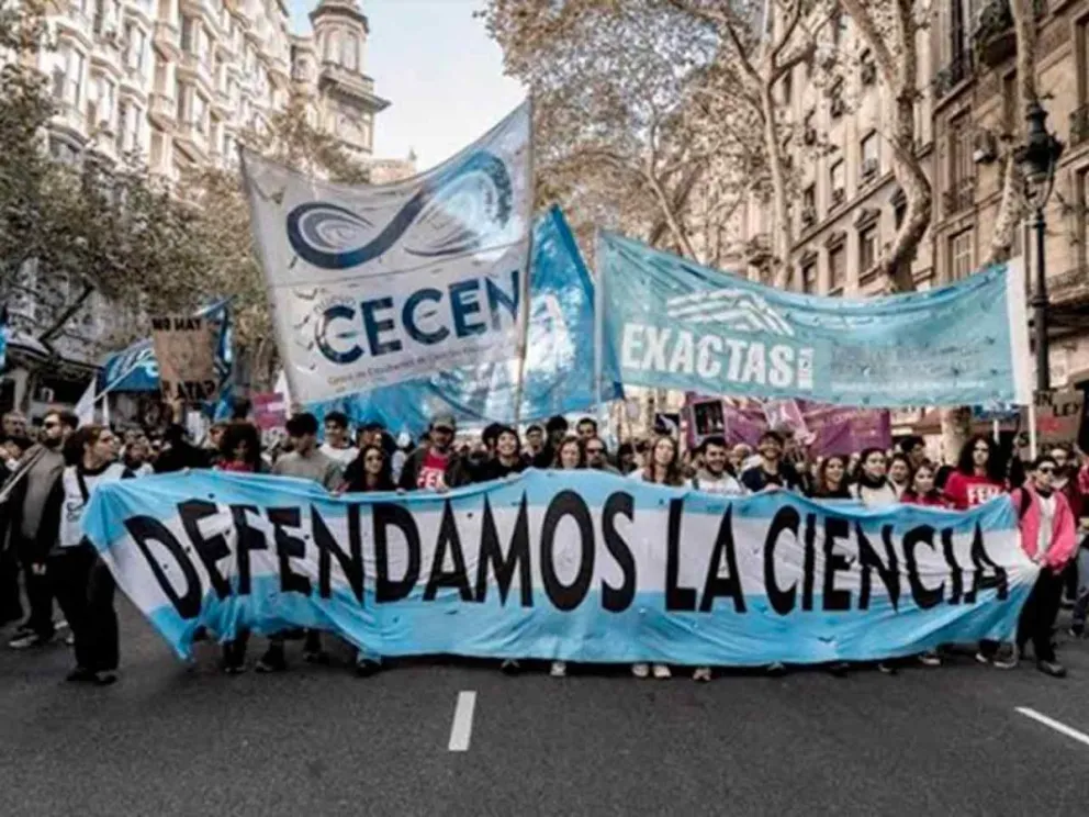 Por la Educación y la Ciencia  