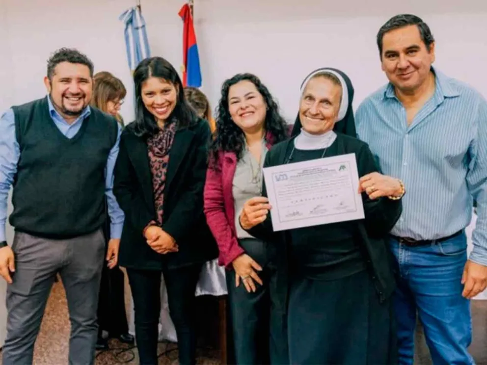 Entrega de certificados a los egresados
