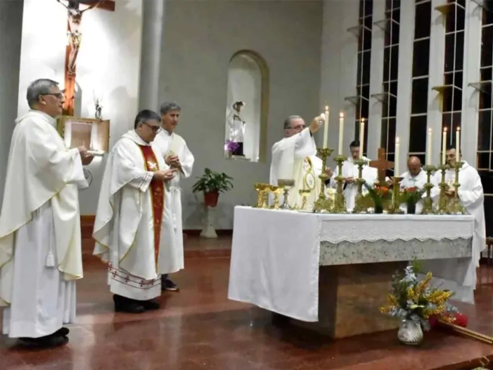 El Arzobispo  Stefan HeBe celebró la Santa Misa